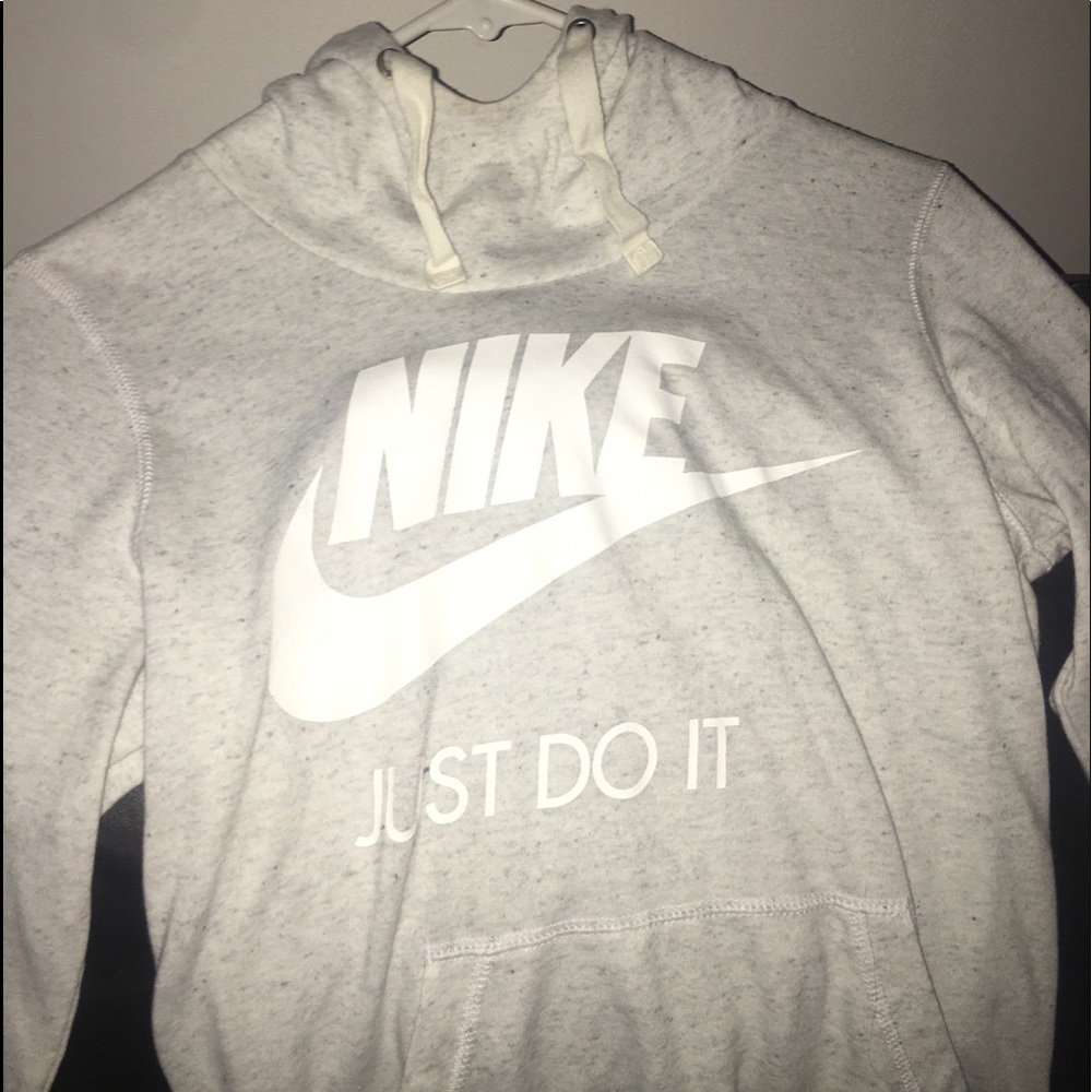 Grey Nike Pullover Lightweight hoodie